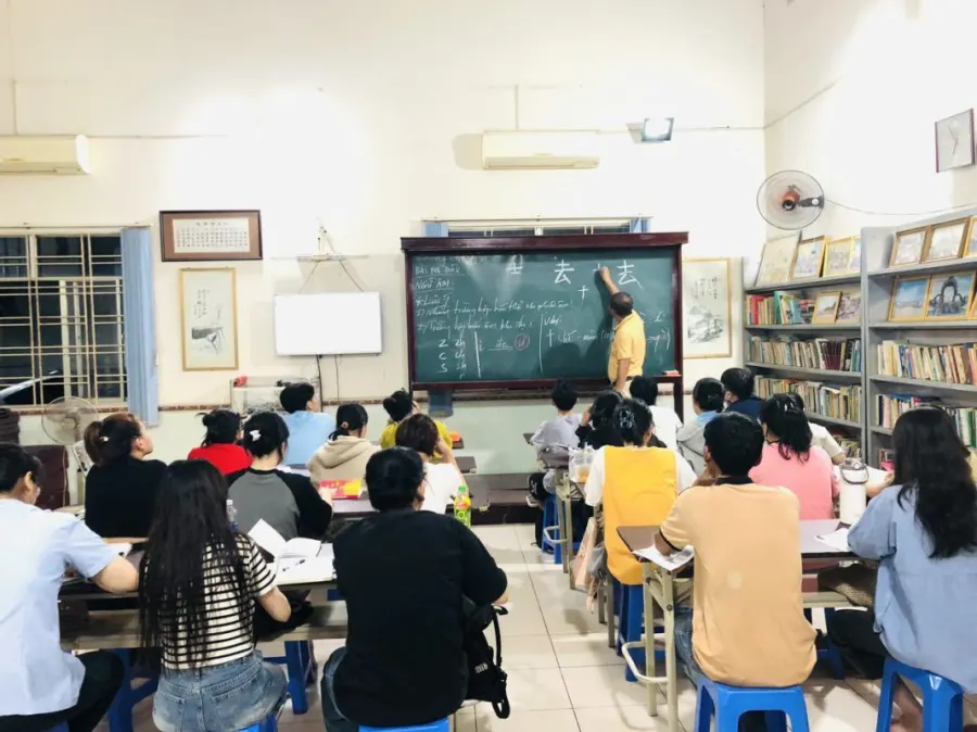 Trung tâm Ngoại ngữ Trung Tín