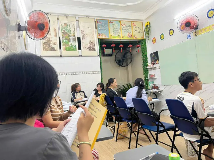 Trung tâm Ngoại Ngữ Phước Quang