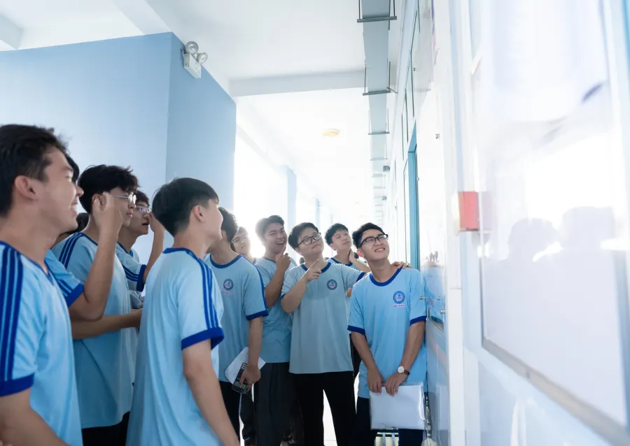 Trường THPT Chuyên Nguyễn Quang Diêu