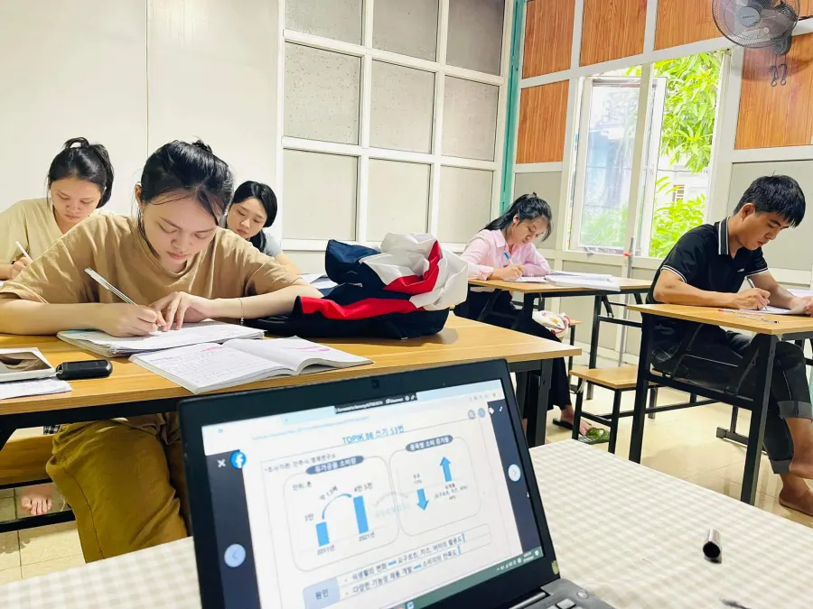 Lớp Tiếng Hàn cô Hải