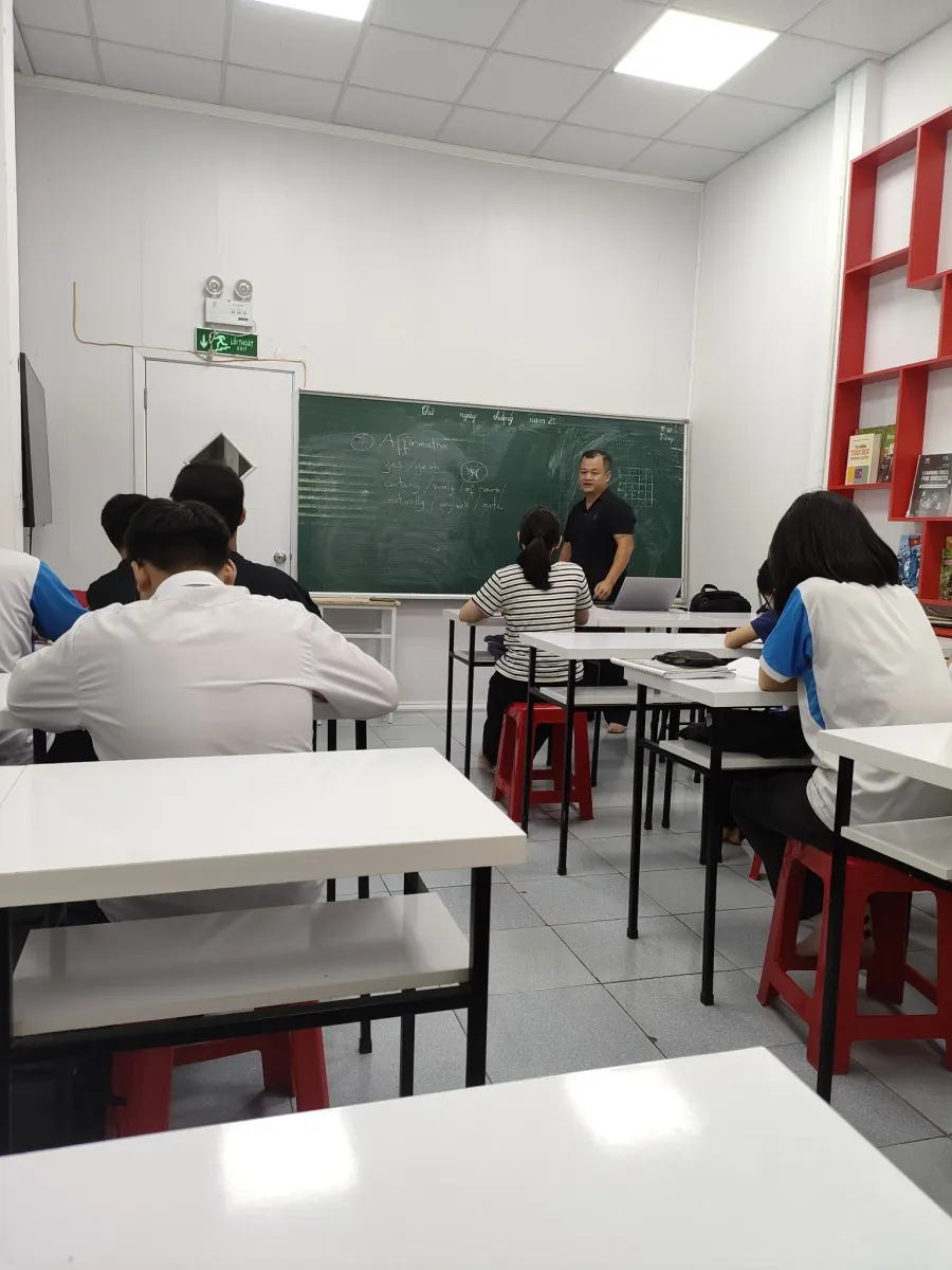 Trung tâm Ngoại Ngữ - Tin Học EIA