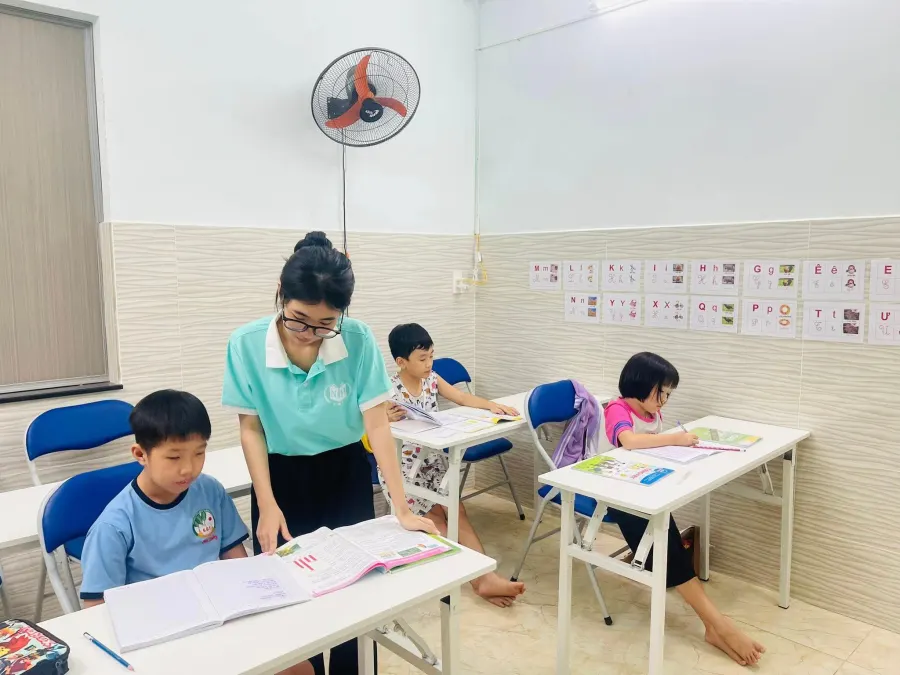 Trung tâm Luyện chữ Ngân Hà