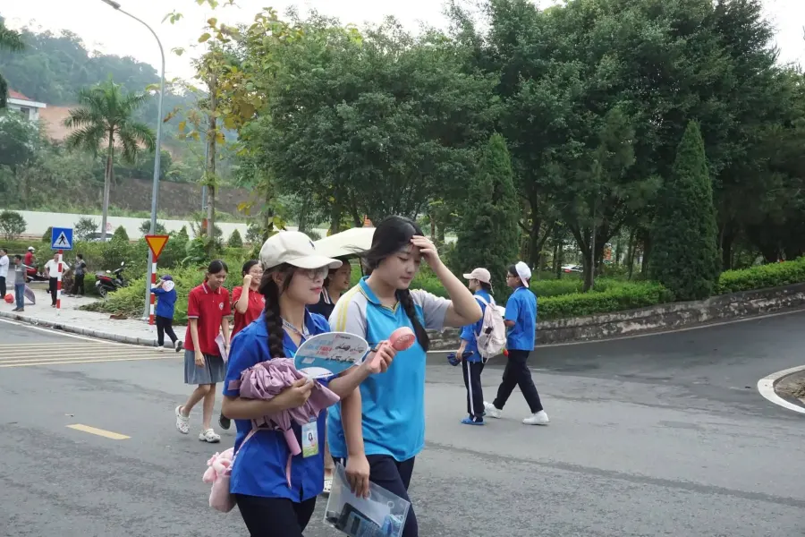 Trường THPT Chuyên Lào Cai