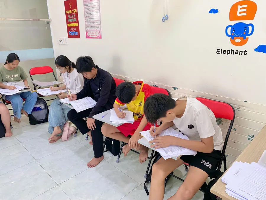 Trung tâm Ngoại Ngữ AEA