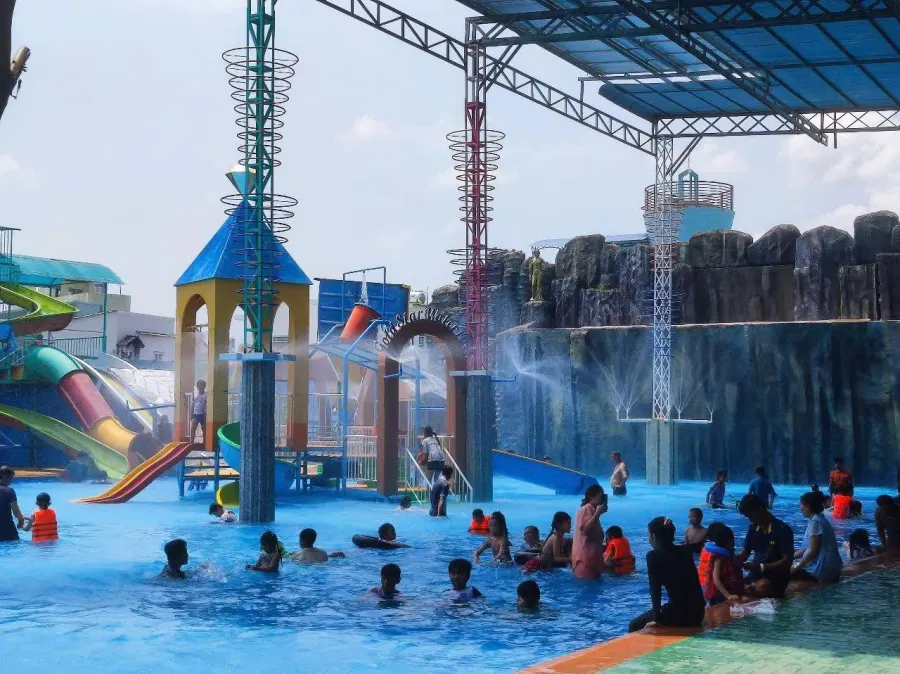 Trung tâm Công viên nước Sao Vàng - Gold Star Water Park