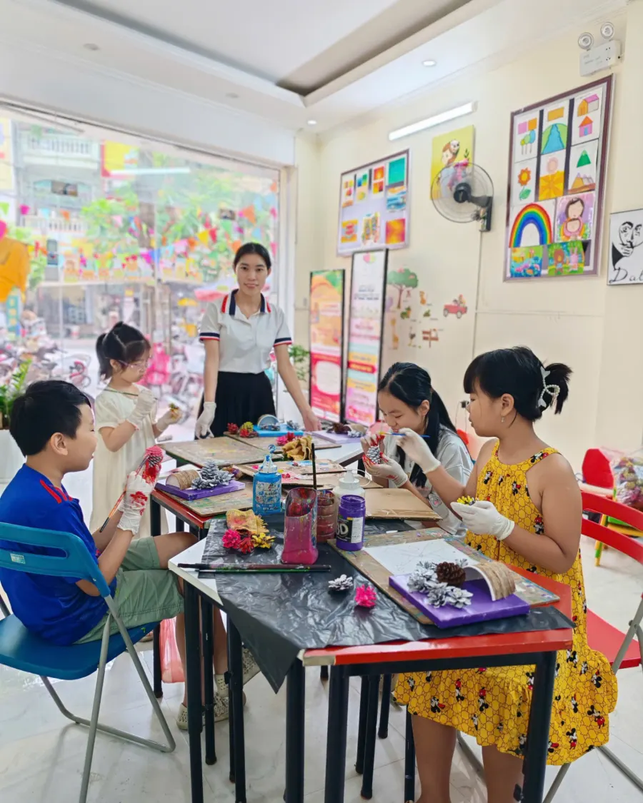 Xưởng vẽ 90 - Lớp vẽ Mỹ Thuật Thiếu Nhi Hoàng Mai