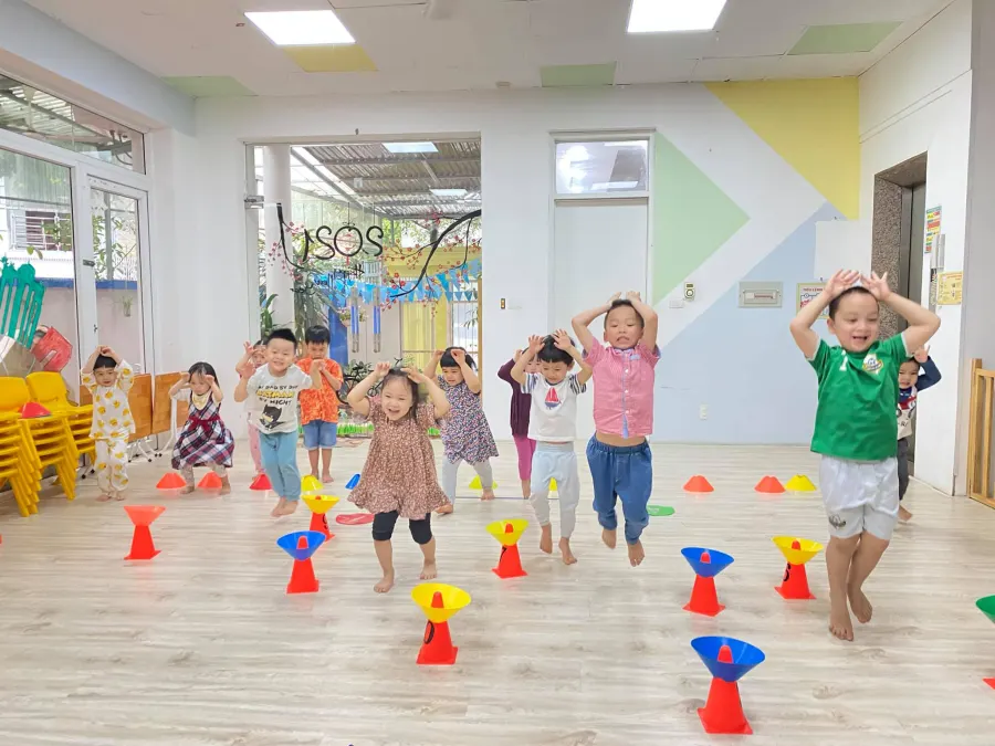 Trường Mầm Non Ngôi Nhà Sắc Màu (Colourful House Montessori)