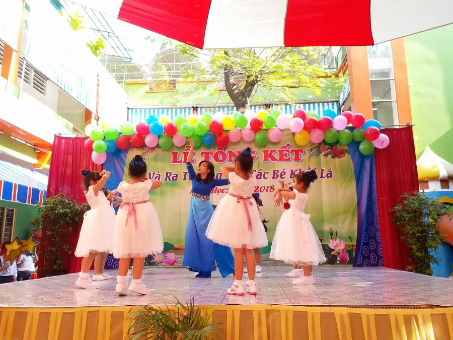 Trường mầm non Hoa Hồng