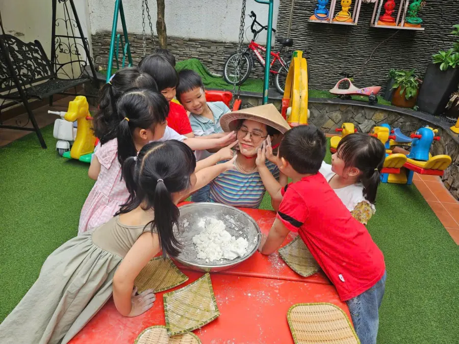Mầm non Cánh Én Tuổi Thơ - Canary Kids Bình Tân