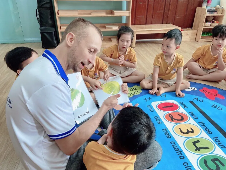 Mầm Non Khủng Long Con