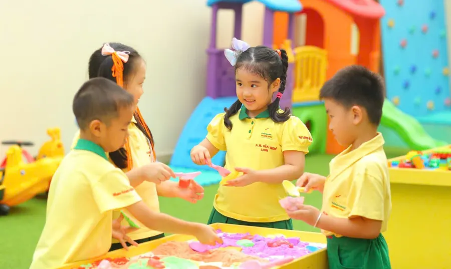 Trường Mầm Non Con Mèo Vàng (Yellow Kitty)