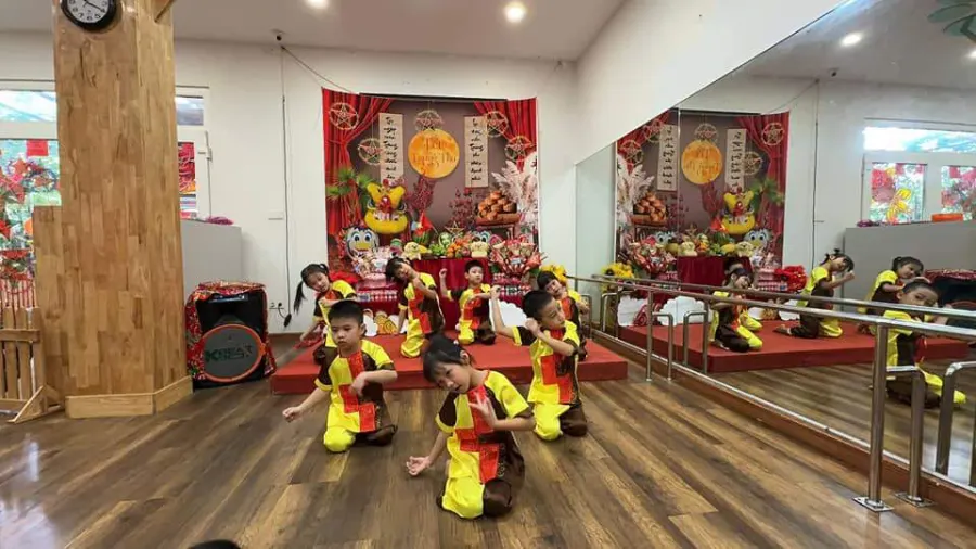 Mầm Non Song Ngữ Xứ Sở Thần Tiên - Wonderland