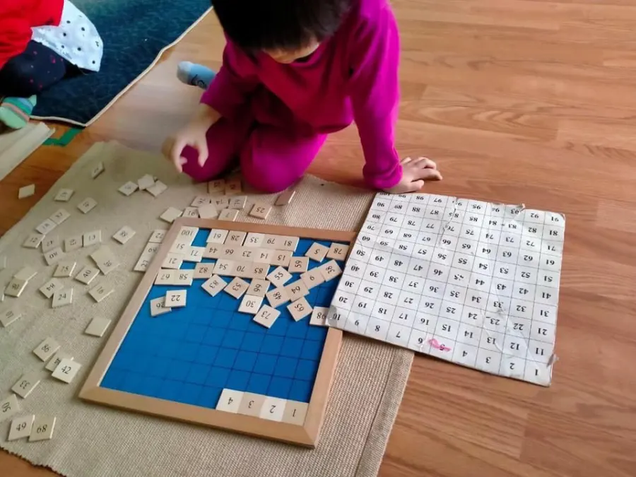 Trường mầm non Mặt Trời Đỏ Montessori