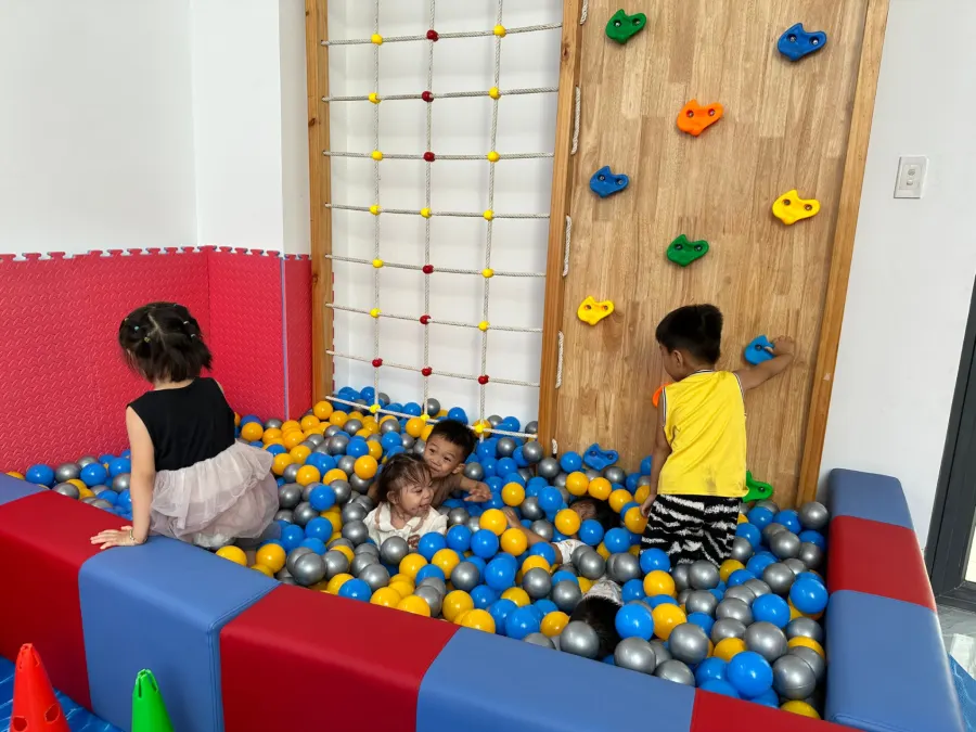 Trung Tâm Can Thiệp Sớm Ngôi Sao Xanh (Blue Star Education)