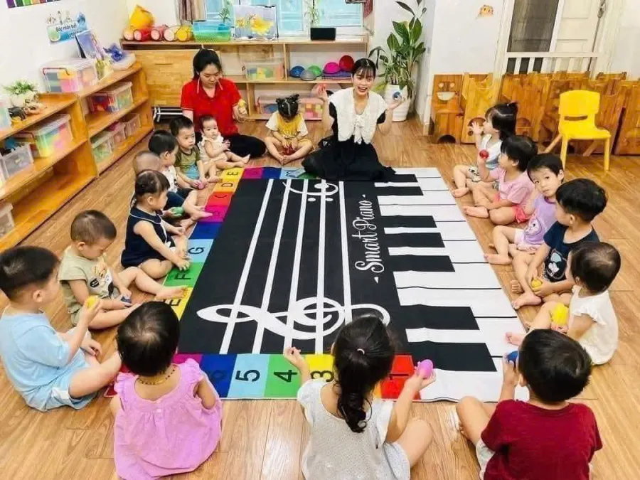 Mầm Non Song ngữ Mặt Trời Đỏ