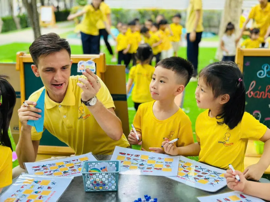 Trường Mầm Non Dinokinder - Phú Thuận