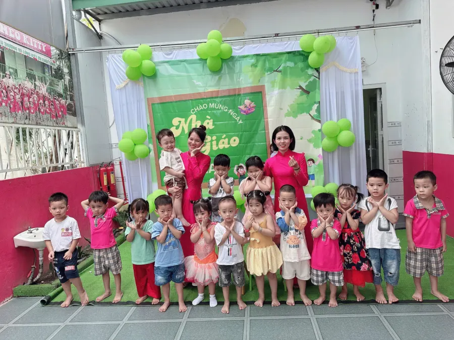 Mầm Non Mèo Kitty - Phú Tân