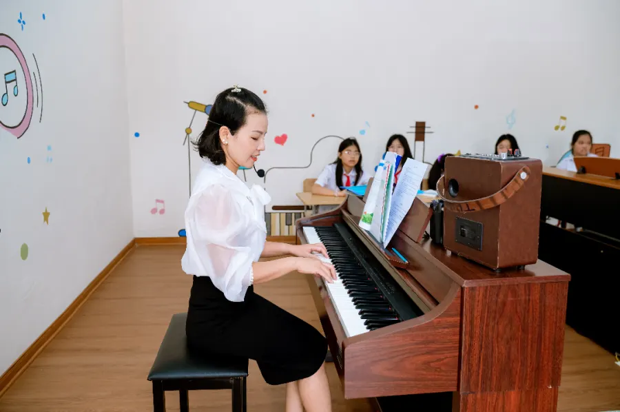 Trường Tiểu học - THCS Sputnik