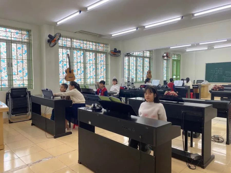 Trường Tiểu Học và Trung Học Cơ Sở Hanoi Victoria