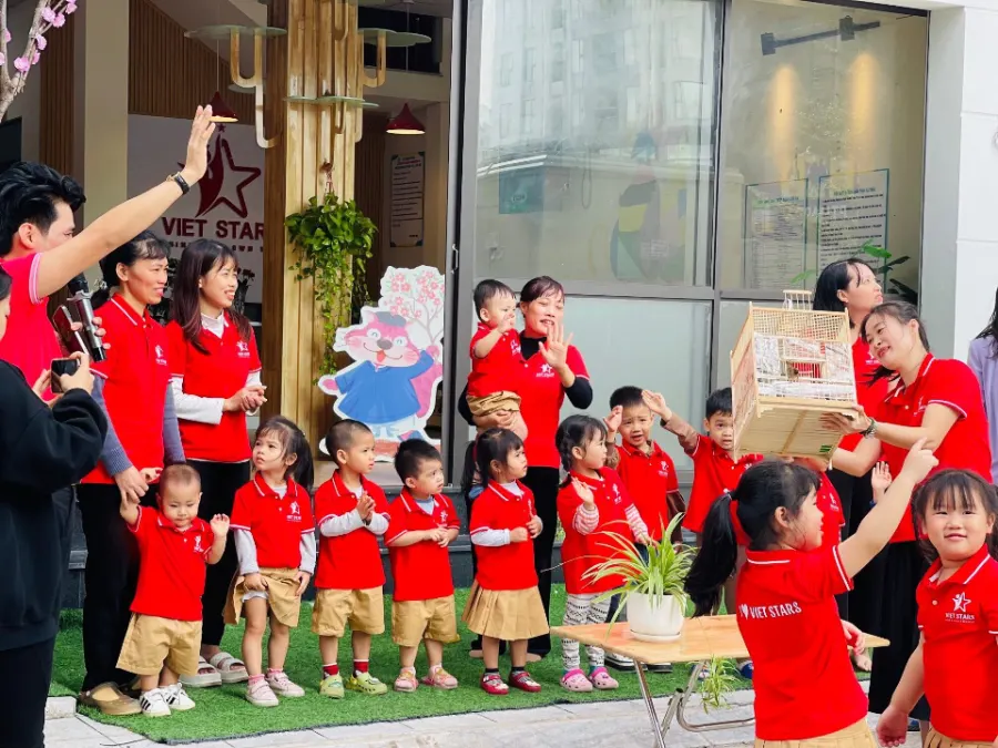 Mầm Non Ngôi Sao Việt (Viet Stars Preschool) - Ngọc Hồi, Hoàng Mai