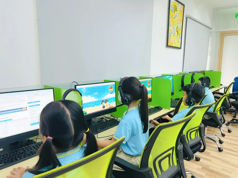 Trường Tiểu Học Việt Âu (VAUIS) - phường Trung Mỹ Tây (quận 12 cũ)