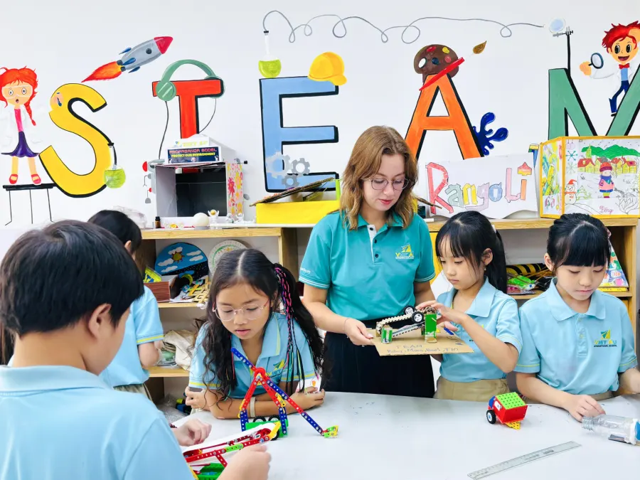 Trường Tiểu Học Việt Âu (VAUIS) - phường Trung Mỹ Tây (quận 12 cũ)