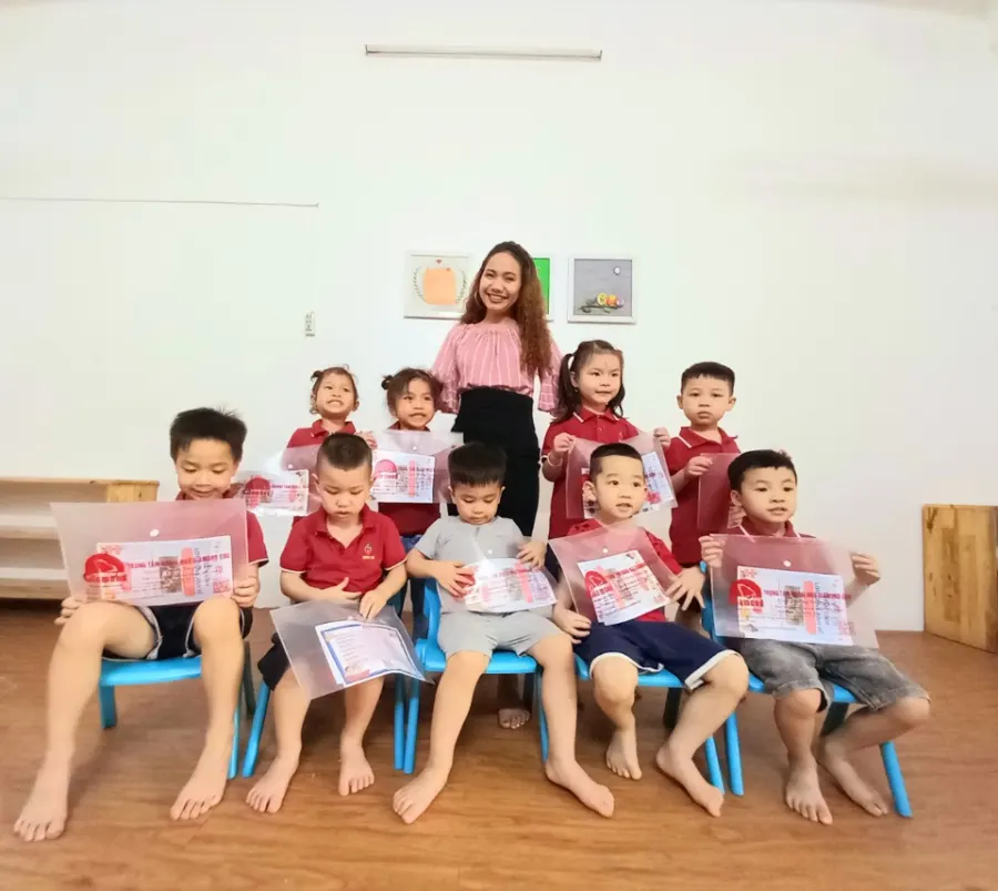 Hệ Thống Anh Ngữ Diamond Edu - Thường Lệ, Mê Linh