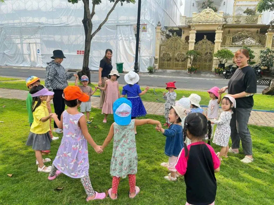 Mầm Non Làng Nắng - Sunshine Village School