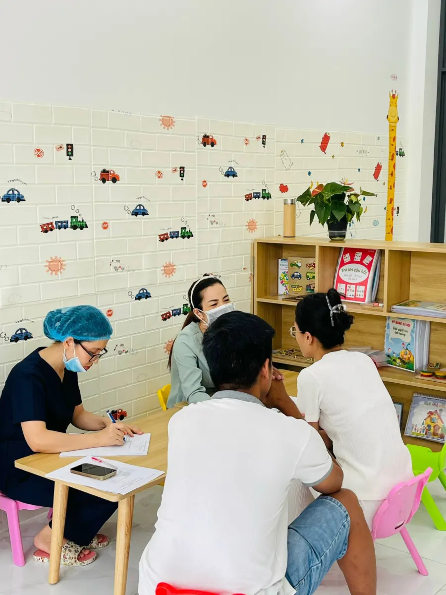 Trung Tâm Tham Vấn Tâm Lý và Trị Liệu Nhi Khoa M’KIDS