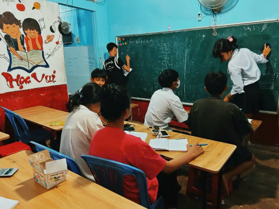 Lớp bồi dưỡng kiến thức cô Thuỷ