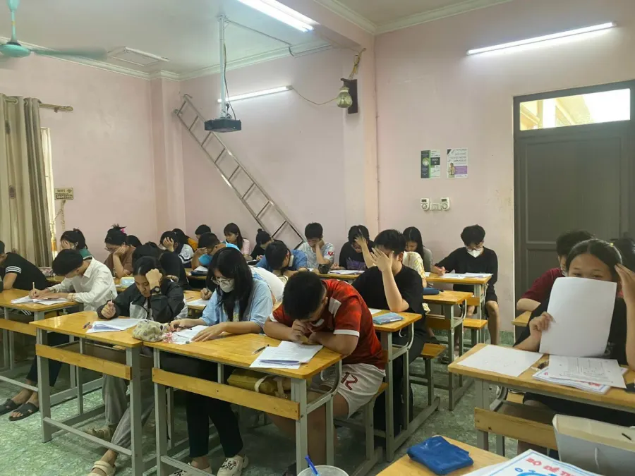 Lớp Tiếng Anh Online/Trực Tiếp Miss Kem