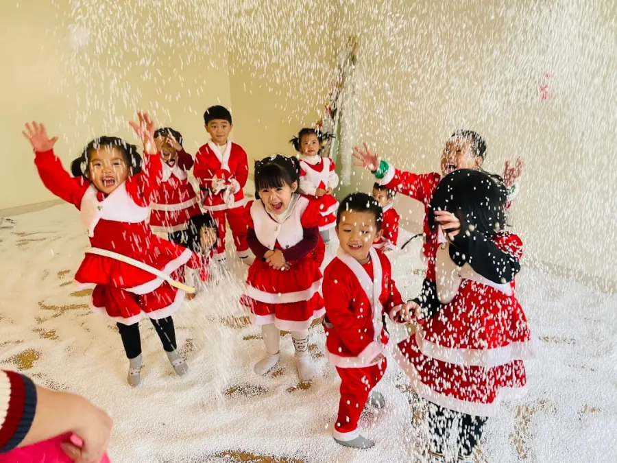 Trường Mầm Non Happy Feet Montessori Pre-school
