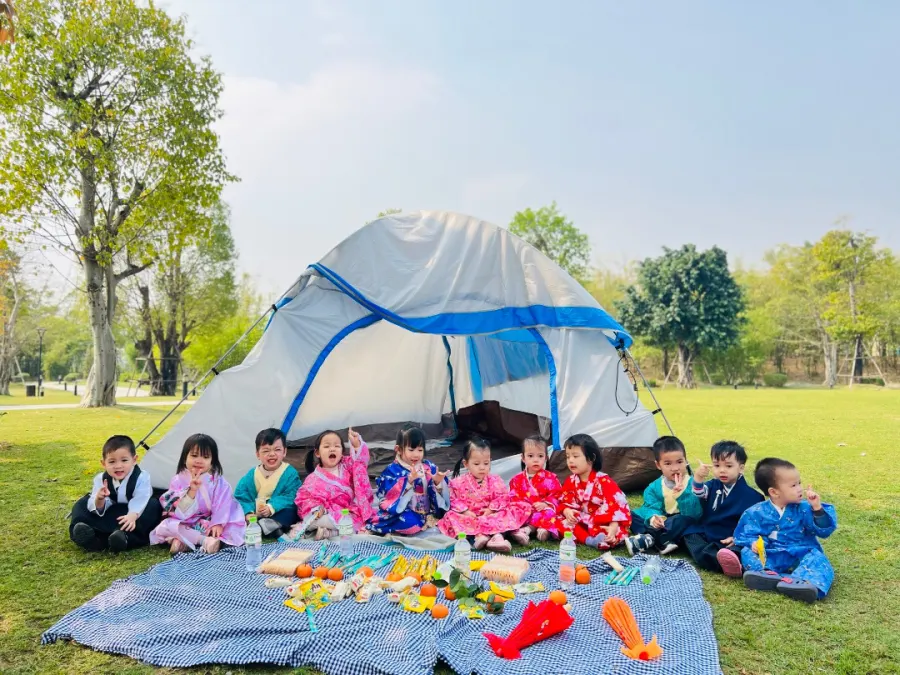 Trường Mầm Non Happy Feet Montessori Pre-school