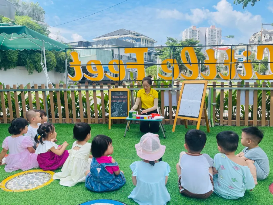 Trường Mầm Non Bàn Chân Nhỏ (Little Feet)