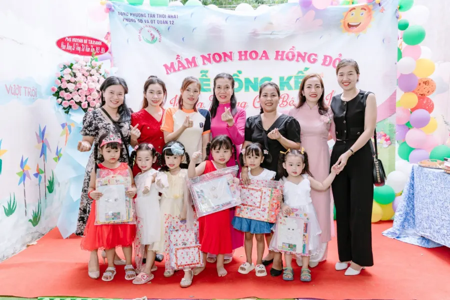 Lớp Mẫu Giáo Hoa Hồng Đỏ
