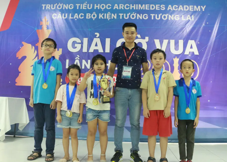 Câu lạc bộ Cờ Vua Kiện tướng tương lai (Future Grandmaster Chess Club)