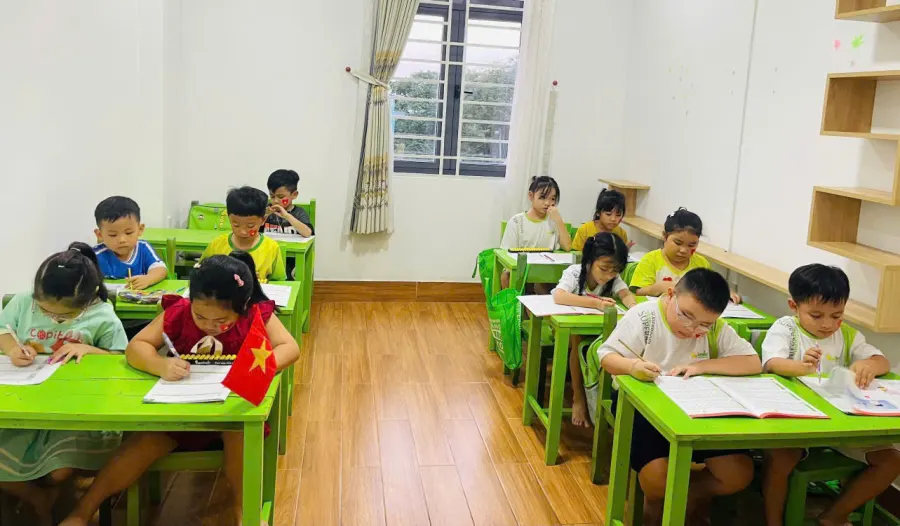 Trung tâm Toán trí tuệ Superbrain Đinh Đức Thiện