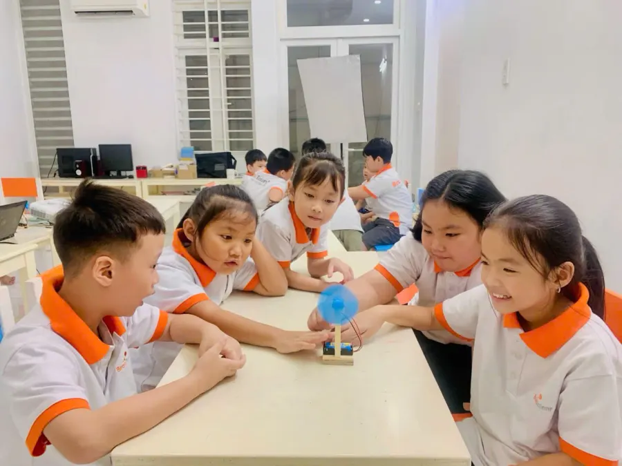 Trung Tâm Toán Phát Triển Trí Tuệ BrainTalent