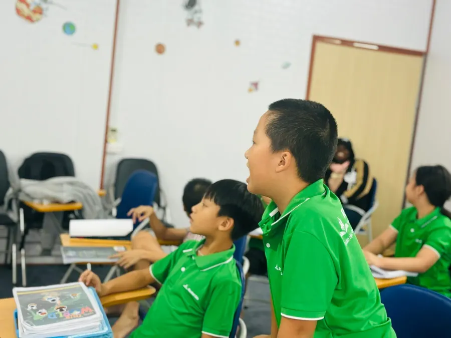 Trung tâm Ngoại ngữ và Tư vấn du học Rocket Education