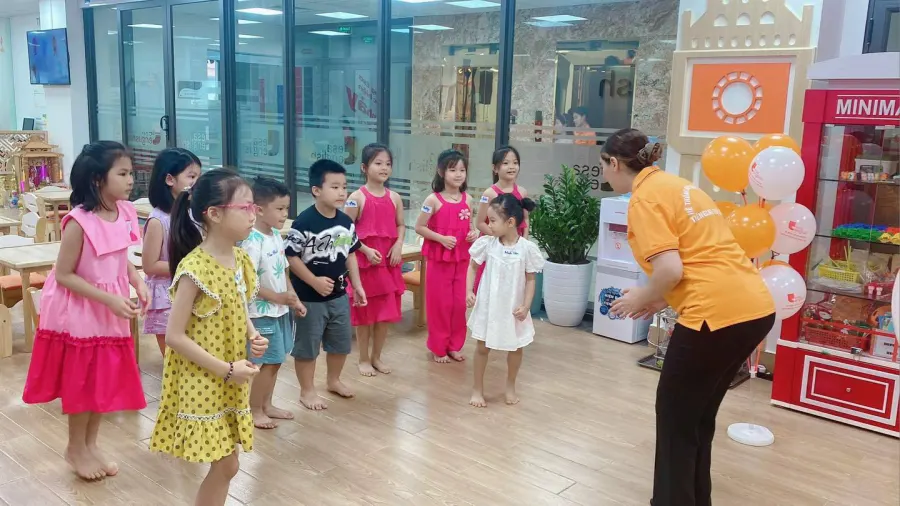 Trung Tâm Ngoại Ngữ ESA English