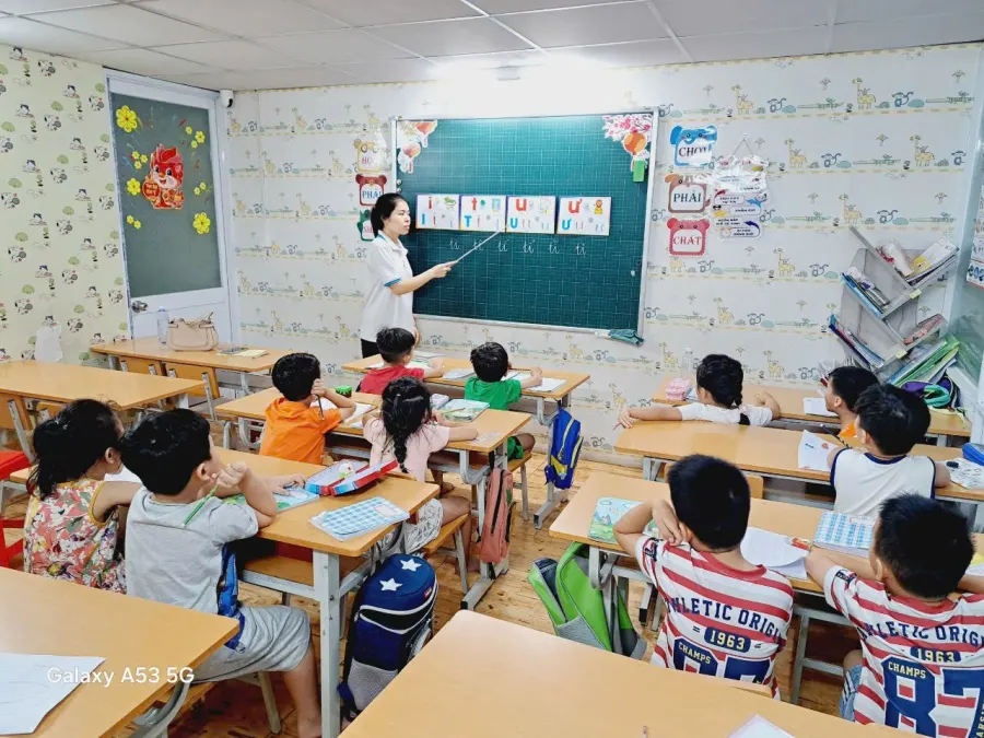 Câu Lạc Bộ Năng Khiếu - Luyện Chữ Đẹp Ngân Hà