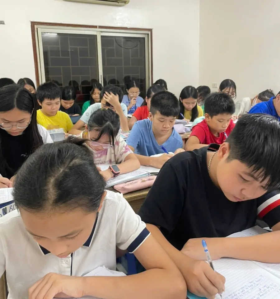 Lớp Tiếng Anh cô Hồng Mến