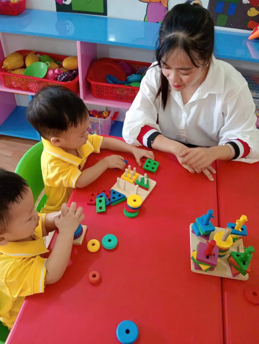 Mầm Non Mèo Con
