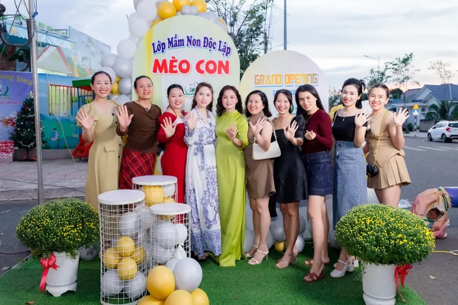Mầm Non Mèo Con
