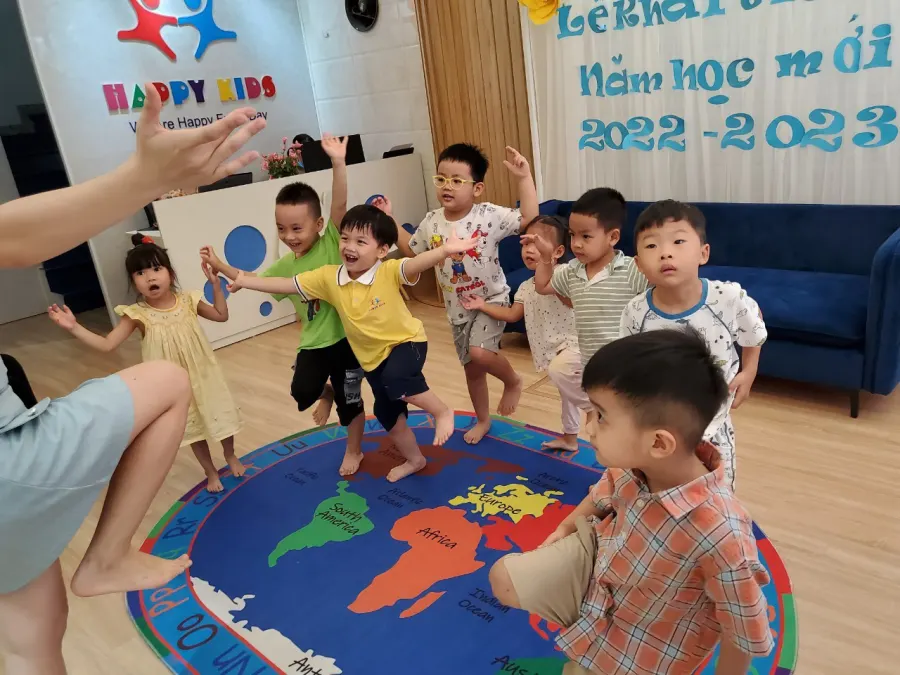 Mầm Non Song Ngữ Em Bé Hạnh Phúc (Happy Kids)