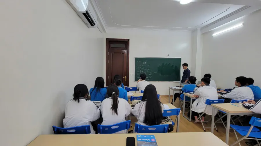 TRUNG TÂM BỒI DƯỠNG KIẾN THỨC VÀ KỸ NĂNG HT