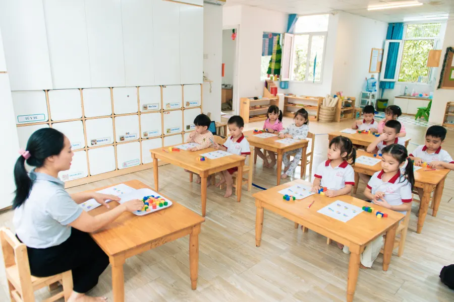 Lớp Tiền tiểu học RoyalKidz Làng Việt Kiều - Chinh phục trường tiểu học chất lượng cao