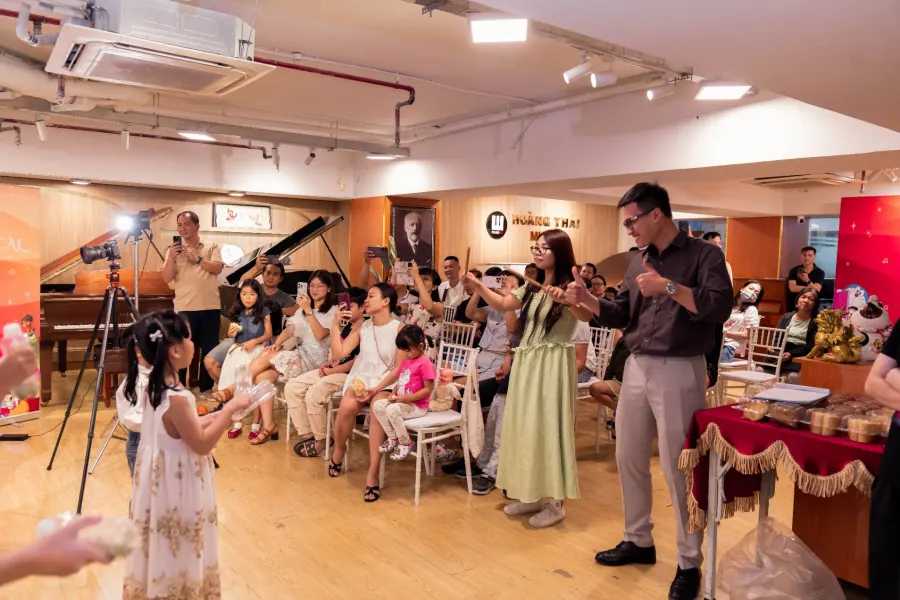 Trung Tâm Chromatic Music Center