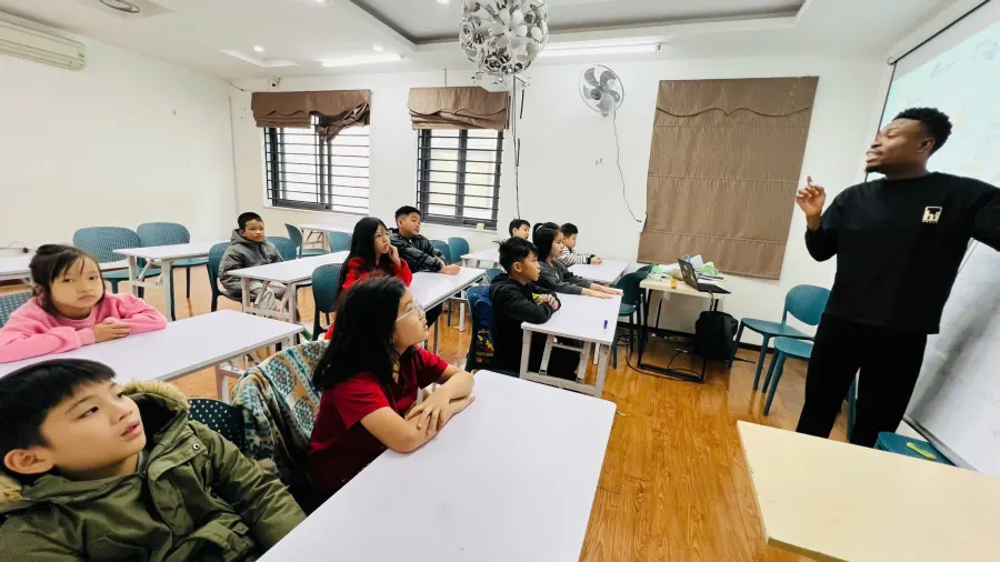Tiếng Anh We Study Long Biên