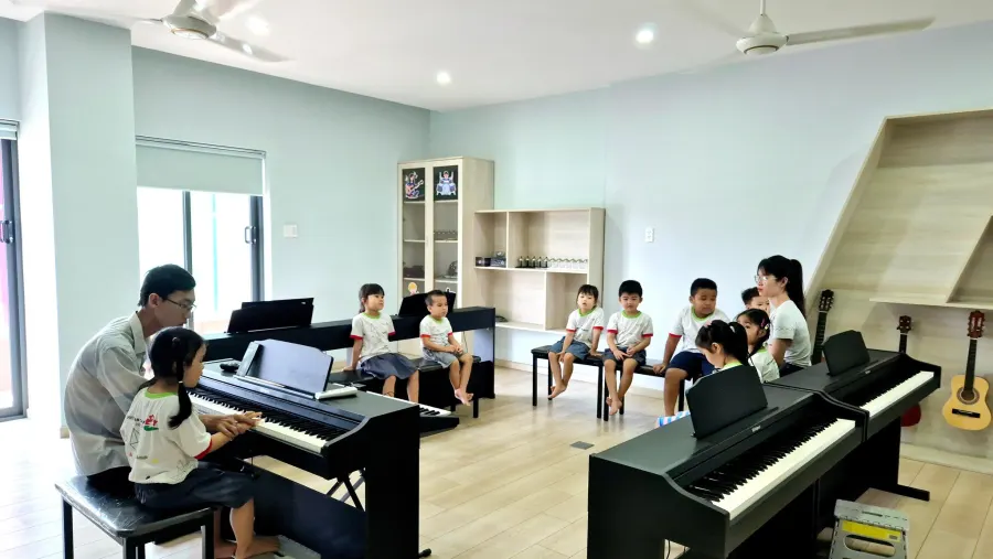 Trường Mầm Non Montessori Vietnam Canada Preschool